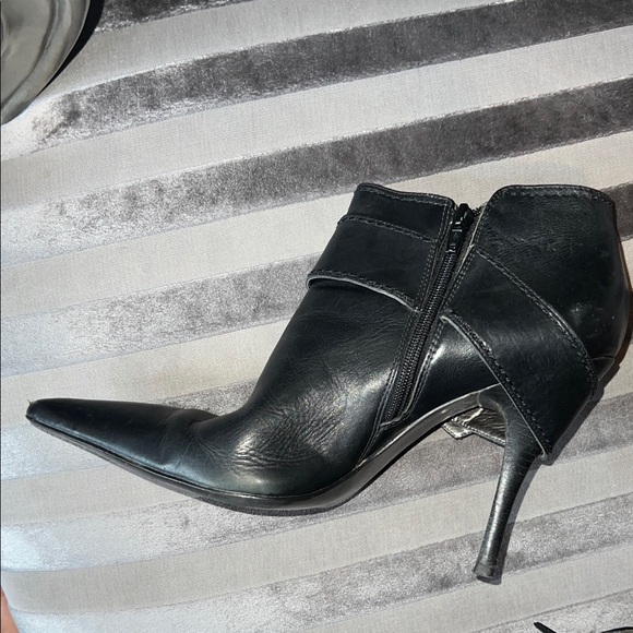 YOU ARE LOOKING AT A TOTAL UNICORN 🦄 Carlos by Carlos Santana "Midnight Edge" 🖤 - Picture 3 of 6